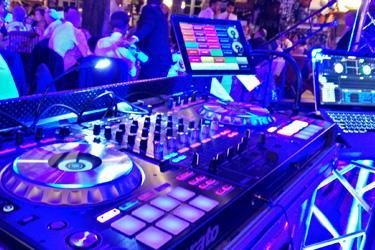 Une installation de mix pour un mariage